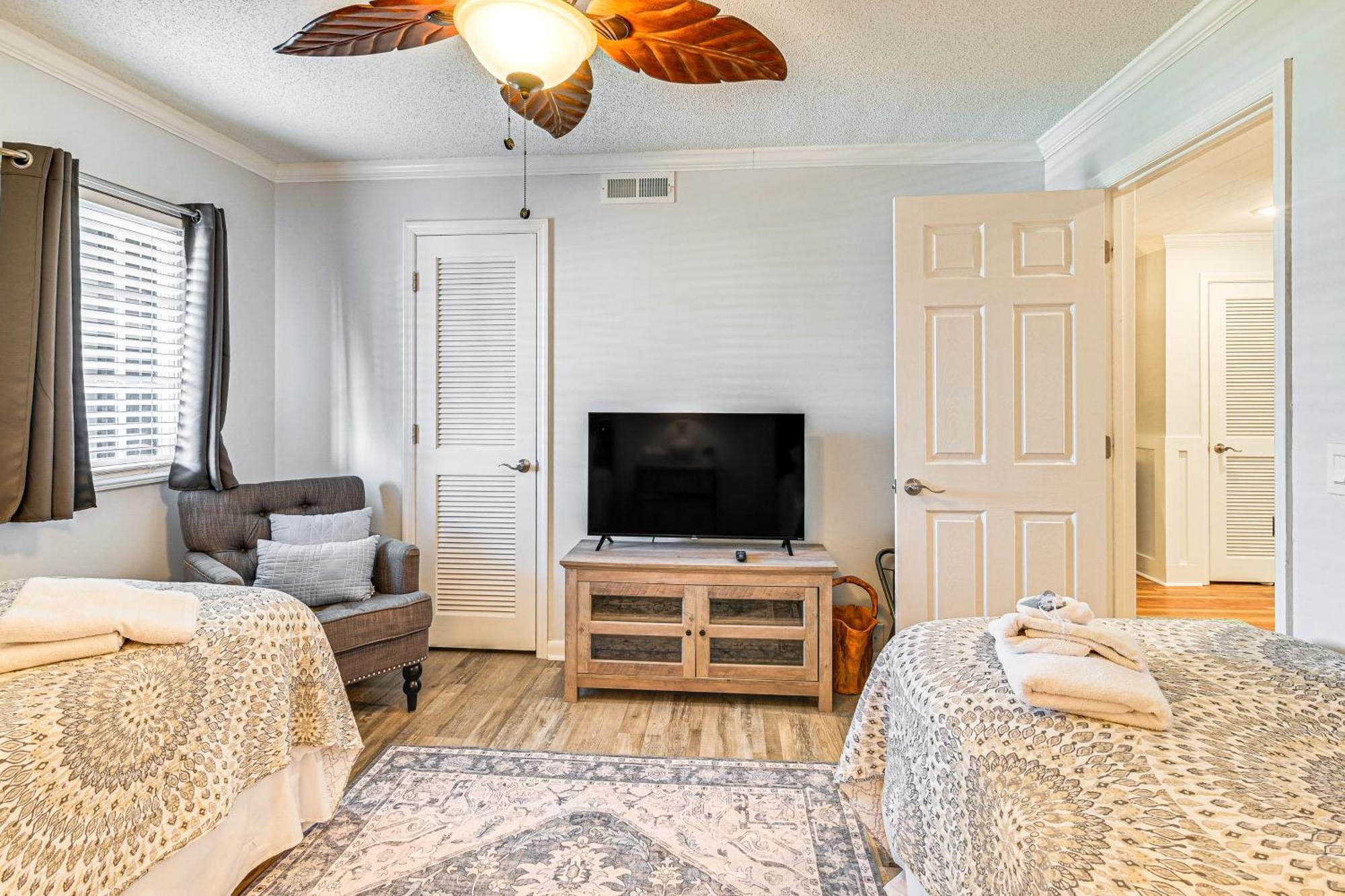 On-The-Beach Escape Oceanfront In Surfside! Мертл-Біч Екстер'єр фото